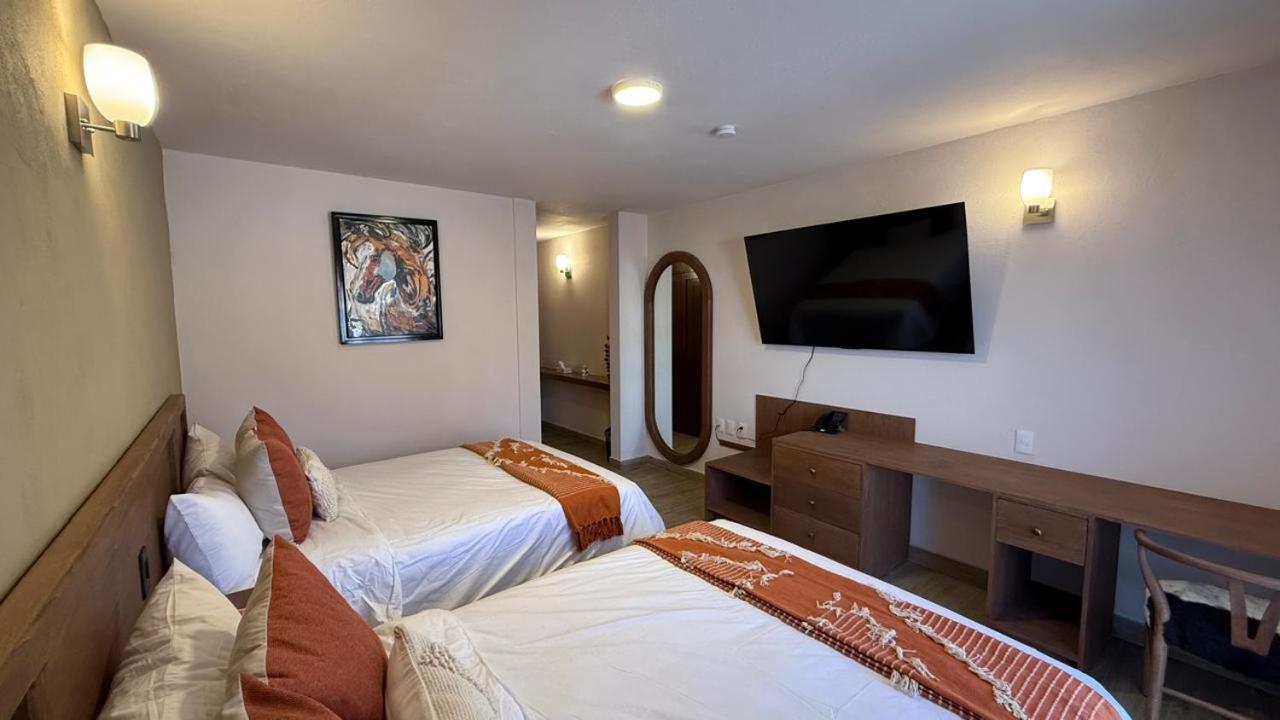 Hotel La Querencia Текуискуиапан Екстериор снимка